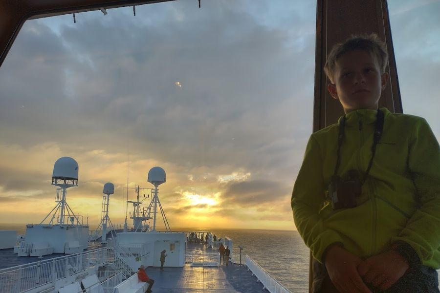 IJsland 2022 ms norrona Pepijn op de boot naar IJsland De Kleine Spaak