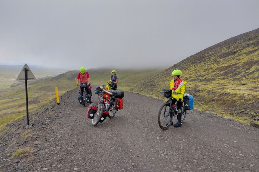 IJsland 2022 van klimmen krijg je het warm jas uit De Kleine Spaak
