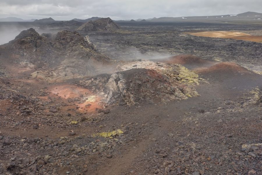19 juli IJsland 2022 dampen lava velden 2 deKleineSpaak