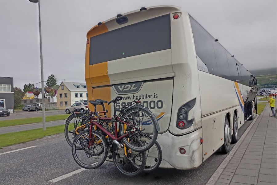 24 juli IJsland 2022 fietsen mee achter op de bus DeKleineSpaak