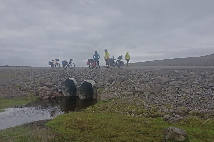 26 juli IJsland 2022 Korte pauze fiets DeKleineSpaak 26 juli IJsland 2022 Korte pauze fiets DeKleineSpaak