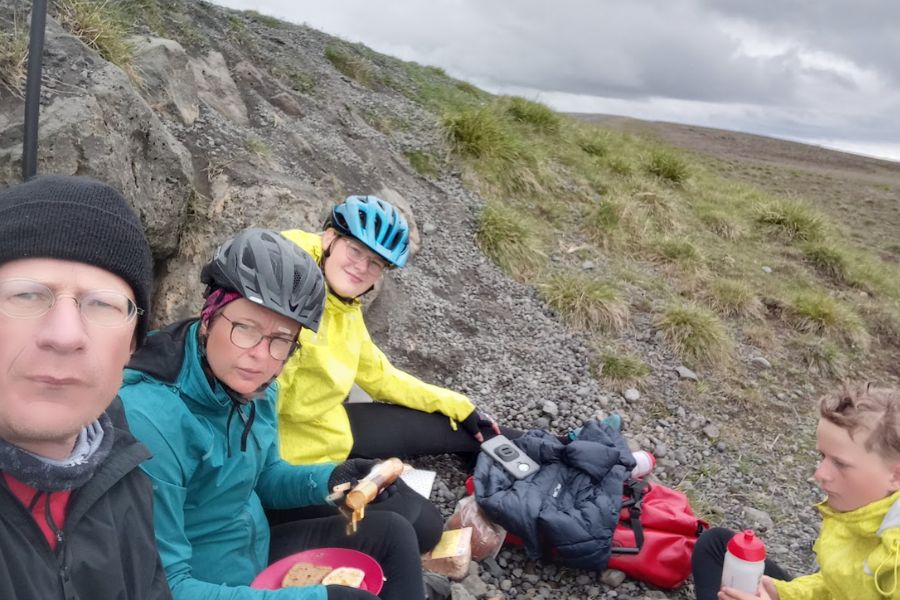 26 juli IJsland 2022 lunche uit de wind DeKleineSpaak 26 juli IJsland 2022 lunche uit de wind DeKleineSpaak