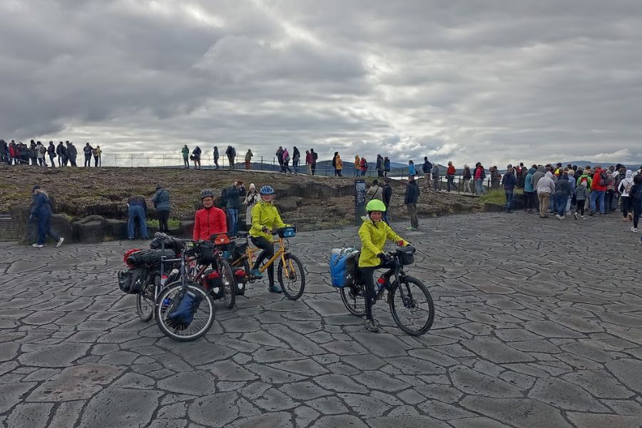 28 juli IJsland 2022 busladingen Þingvellir DeKleineSpaak 28 juli IJsland 2022 busladingen THingvellir DeKleineSpaak
