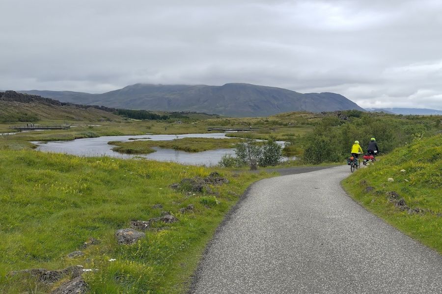 28 juli IJsland 2022 fietsen door ÞingvellirDeKleineSpaak 28 juli IJsland 2022 fietsen door THingvellirDeKleineSpaak