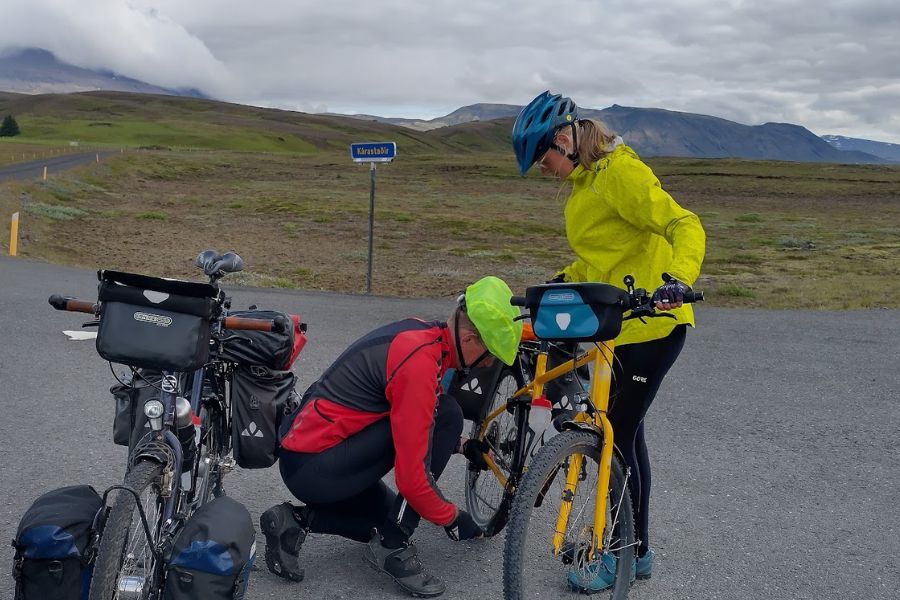 29 juli IJsland 2022 even ketting er goed op leggen DeKleineSpaak 29 juli IJsland 2022 even ketting er goed op leggen DeKleineSpaak