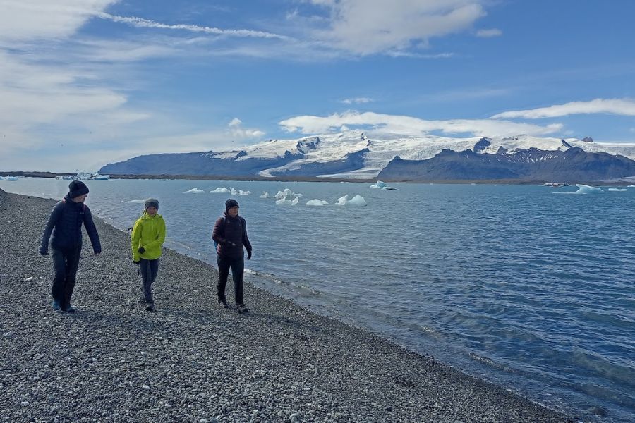 4 augustus IJsland 2022 Jokulsarlon ijsbergen 2 deKleineSpaak